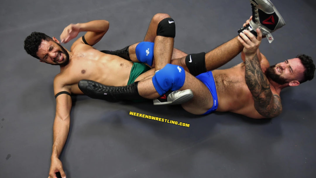 Chucho Malverde vs Johnny Greco