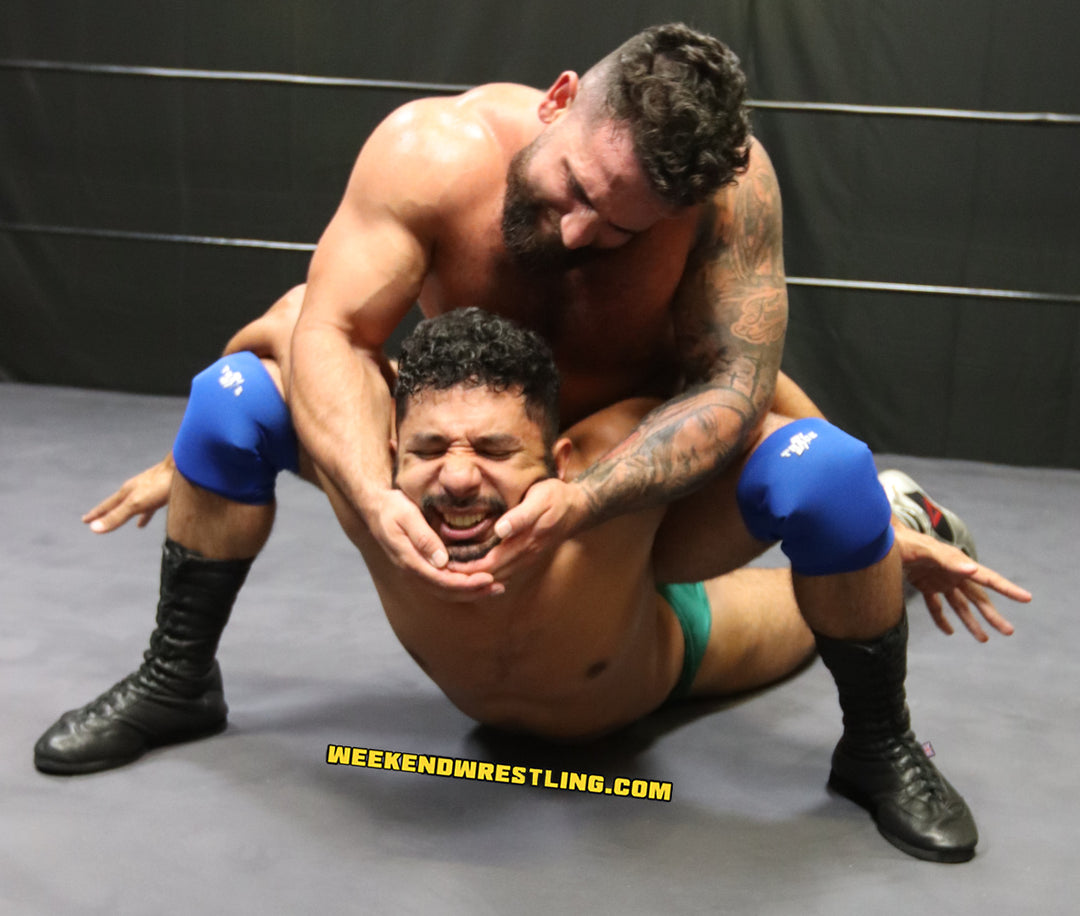 Chucho Malverde vs Johnny Greco