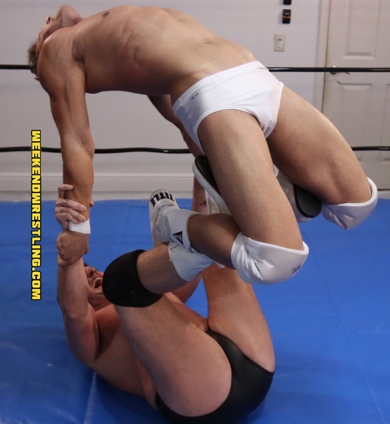 Dirty 'D' vs Travis Maverick