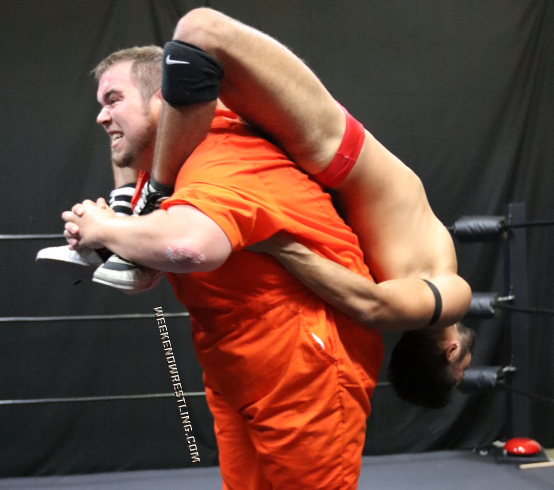 Mo Manson vs Chucho Malverde