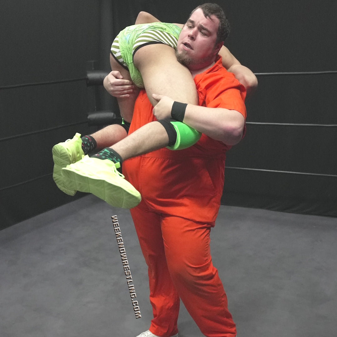 Mo Manson vs Freddie Marz