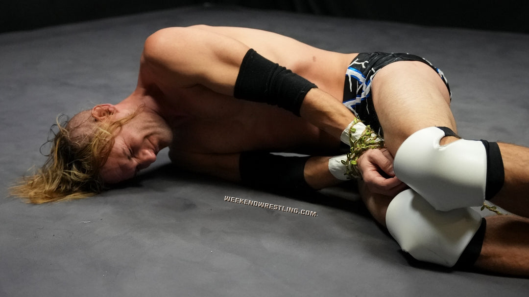 Wild Man Dick Clayton vs Riff Simmons