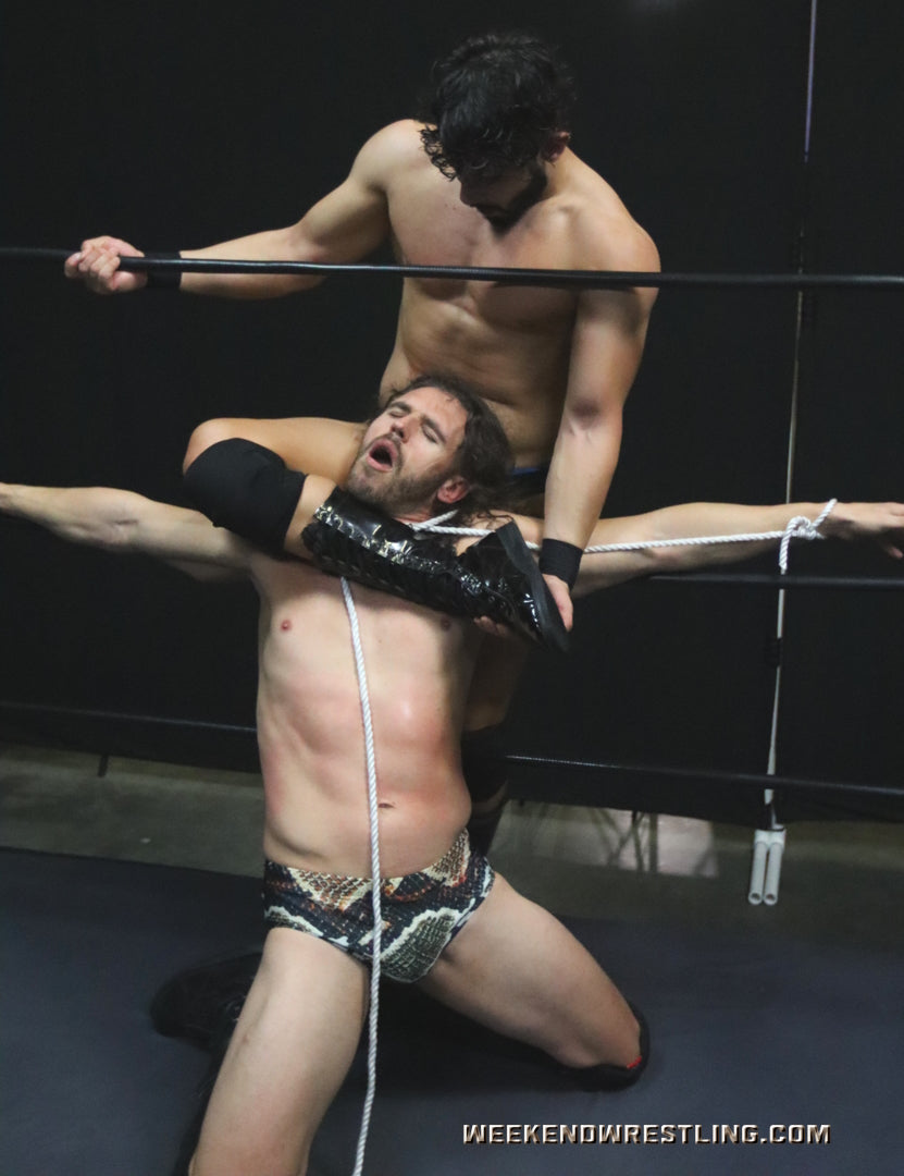 Wild Man Dick Clayton vs The Handsome Strangler